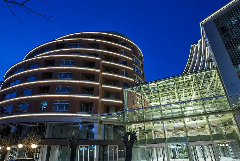 Акустическая обработка в San Stefano Plaza