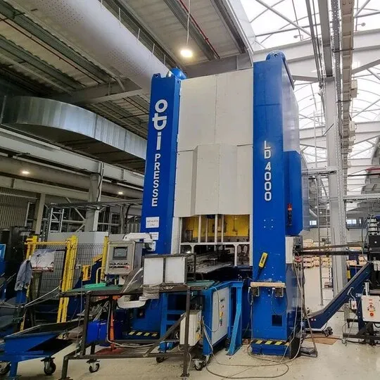 Промышленная звукоизоляция шумного пресса на заводе Miba Steeltec