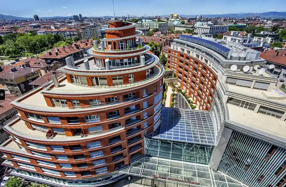 Акустическая обработка в San Stefano Plaza